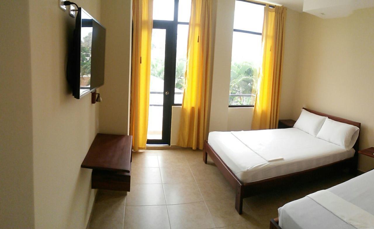 La Bocana Hotel Tonsupa Exterior photo
