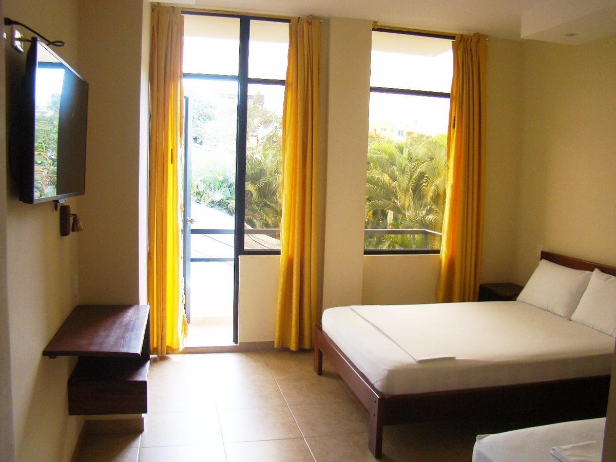 La Bocana Hotel Tonsupa Exterior photo